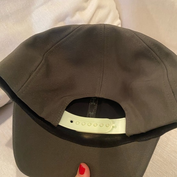 Under Armour Baseball Hat Green - Picture 2 of 5